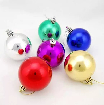 Conjunto de bolas de natal elegantes penduradas de plástico para a árvore de natal